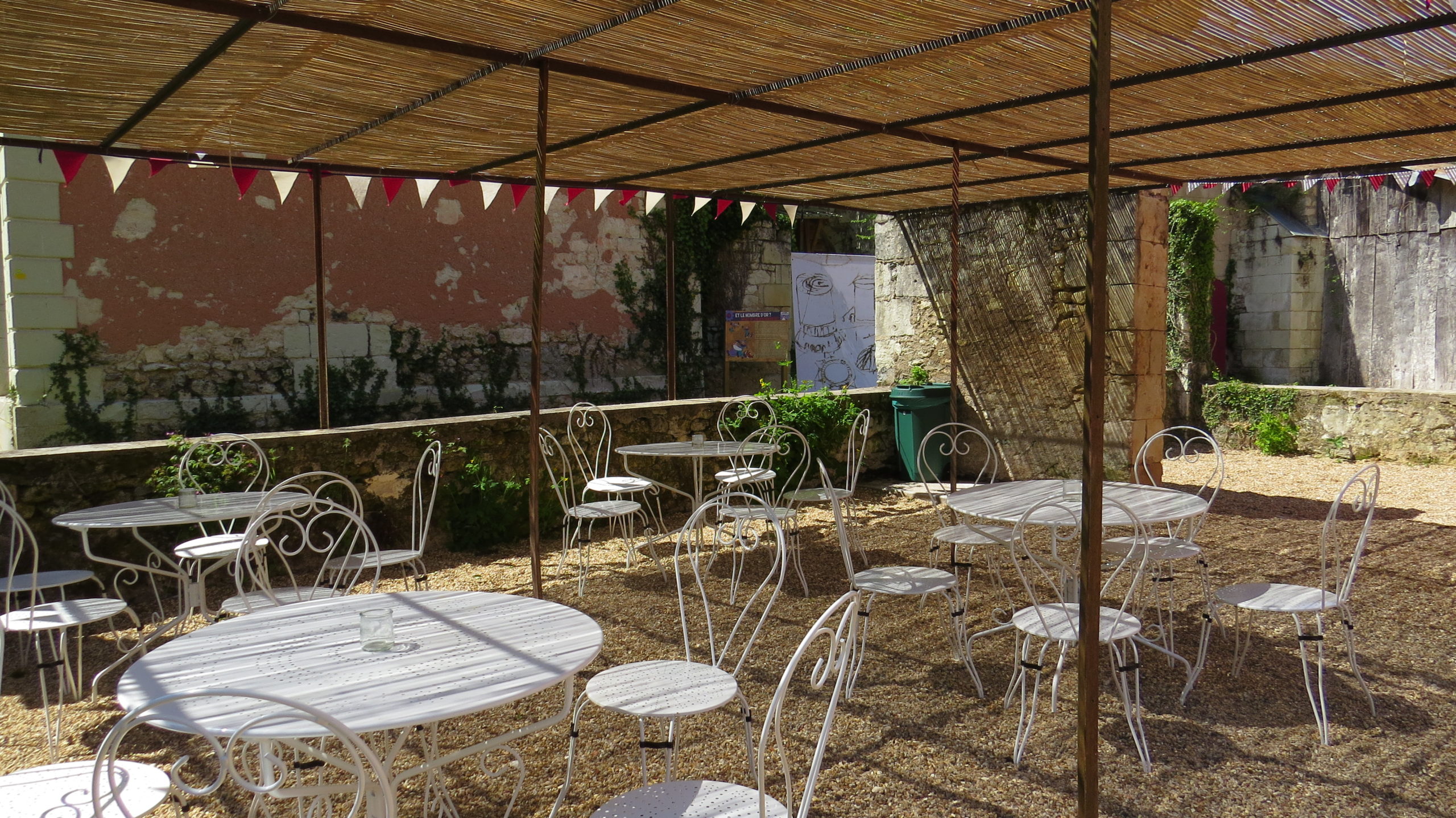 La Terrasse de la Tour-Forteresse